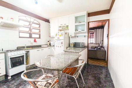 Casa à venda com 150m², 2 quartos e 2 vagasCozinha