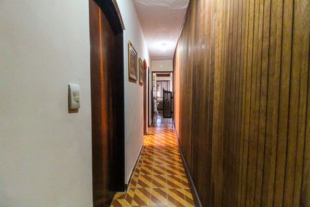 Casa à venda com 150m², 2 quartos e 2 vagasCorredor