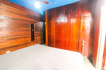 Casa à venda com 150m², 2 quartos e 2 vagasSuíte
