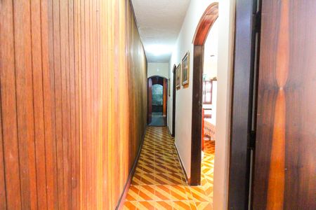 Casa à venda com 150m², 2 quartos e 2 vagasCorredor