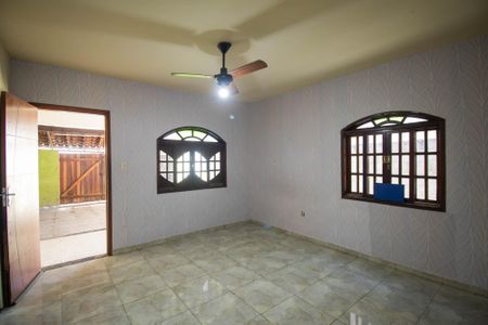 Sala de casa para alugar com 3 quartos, 80m² em Ze Garoto, São Gonçalo