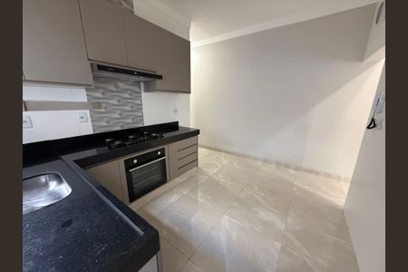 Casa para alugar com 90m², 3 quartos e 2 vagasCozinha