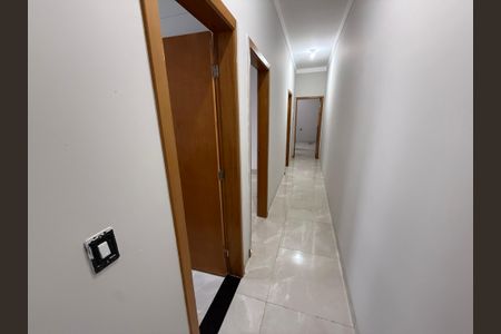 Corredor de casa para alugar com 3 quartos, 90m² em Novo Mundo, Uberlândia