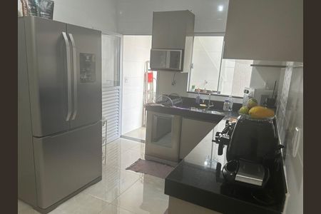 Casa para alugar com 90m², 3 quartos e 2 vagasCozinha