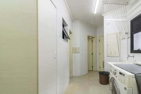 Apartamento para alugar com 208m², 4 quartos e 4 vagasÁrea de Serviço