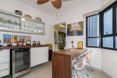 Apartamento para alugar com 208m², 4 quartos e 4 vagasCopa