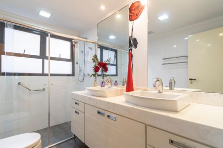 Apartamento para alugar com 208m², 4 quartos e 4 vagasBanheiro da Suíte 1