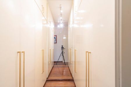 Apartamento para alugar com 208m², 4 quartos e 4 vagasCloset da Suíte 1