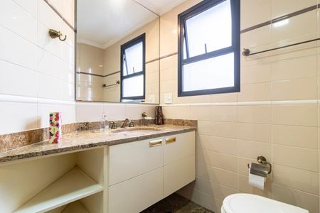 Apartamento para alugar com 208m², 4 quartos e 4 vagasBanheiro da Suíte 2