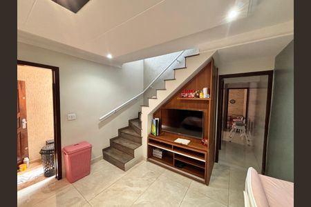 Casa à venda com 150m², 3 quartos e 2 vagasSala