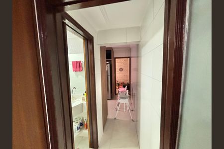Casa à venda com 150m², 3 quartos e 2 vagasCorredor
