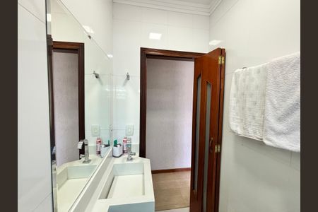 Casa à venda com 150m², 3 quartos e 2 vagasBanheiro 2