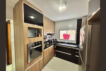 Cozinha de casa à venda com 3 quartos, 150m² em Parque Boturussu, São Paulo