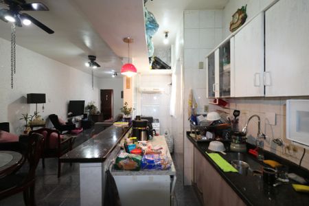 Casa para alugar com 280m², 2 quartos e 2 vagasCozinha