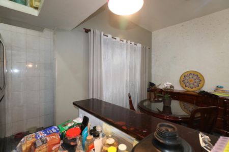 Casa para alugar com 280m², 2 quartos e 2 vagasCozinha