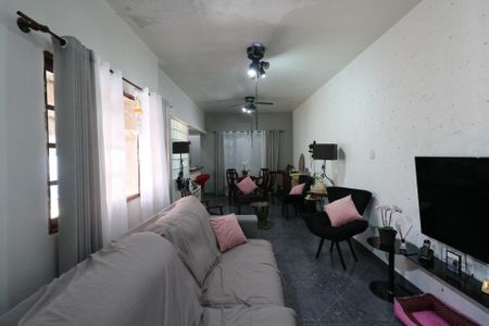 Casa para alugar com 280m², 2 quartos e 2 vagasSala