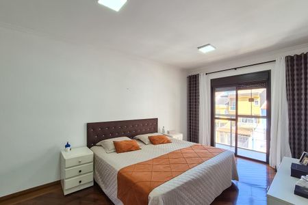 Casa à venda com 250m², 4 quartos e 6 vagasSuíte