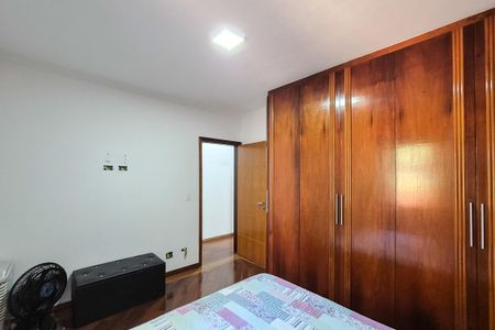 Casa à venda com 250m², 4 quartos e 6 vagasQuarto 2