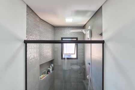 Casa à venda com 250m², 4 quartos e 6 vagasBanheiro da Suíte