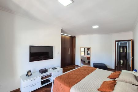 Casa à venda com 250m², 4 quartos e 6 vagasSuíte