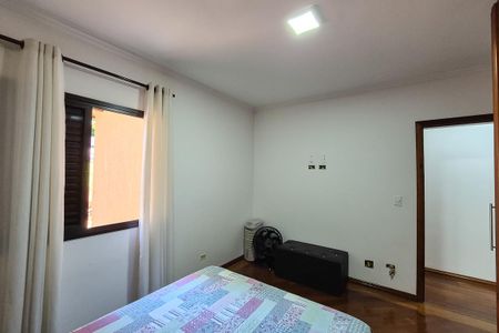 Casa à venda com 250m², 4 quartos e 6 vagasQuarto 2