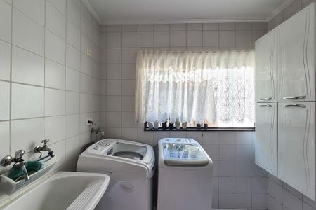 Casa à venda com 250m², 4 quartos e 6 vagasÁrea de Serviço