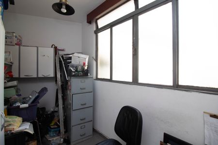 Casa à venda com 300m², 3 quartos e 2 vagasEscritório