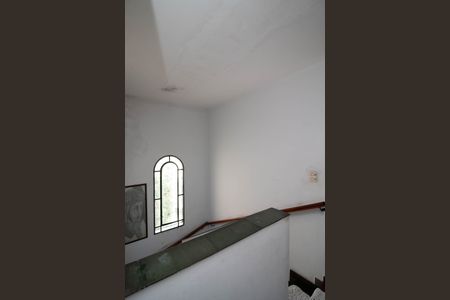 Casa à venda com 300m², 3 quartos e 2 vagasEscada