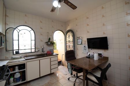 Casa à venda com 300m², 3 quartos e 2 vagasCozinha