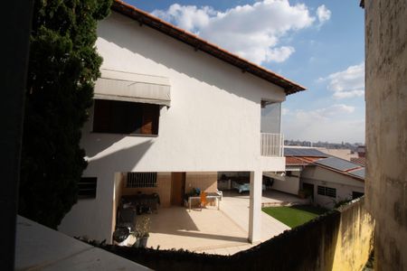 Casa à venda com 300m², 3 quartos e 2 vagasVista  - Escritório