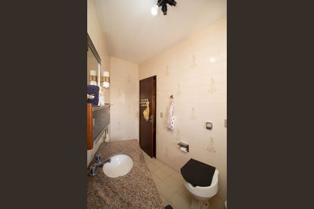 Casa à venda com 300m², 3 quartos e 2 vagasBanheiro da Suíte
