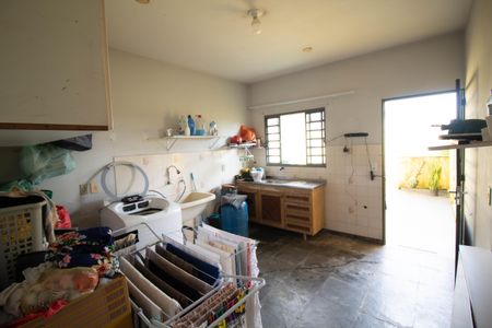 Casa à venda com 300m², 3 quartos e 2 vagasÁrea de Serviço