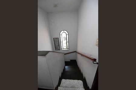 Casa à venda com 300m², 3 quartos e 2 vagasEscada