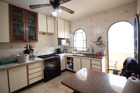 Casa à venda com 300m², 3 quartos e 2 vagasCozinha