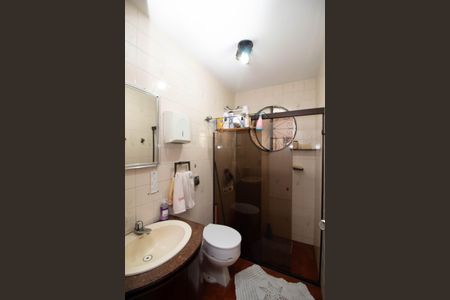 Casa à venda com 300m², 3 quartos e 2 vagasBanheiro 1
