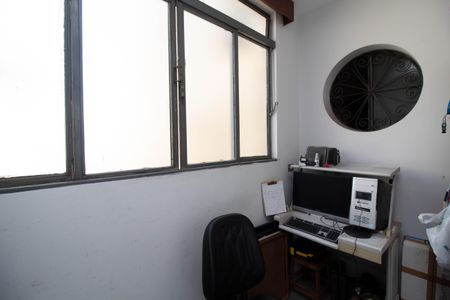 Casa à venda com 300m², 3 quartos e 2 vagasEscritório