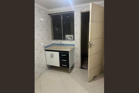 Cozinha de casa para alugar com 2 quartos, 40m² em Vila Guarani (Zona Sul), São Paulo