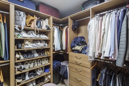 Apartamento para alugar com 100m², 2 quartos e 1 vagaCloset da suíte