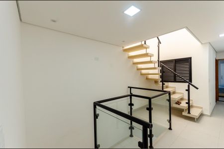 Casa à venda com 168m², 3 quartos e 3 vagasEscada