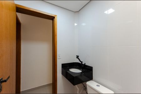 Casa à venda com 168m², 3 quartos e 3 vagasBanheiro social