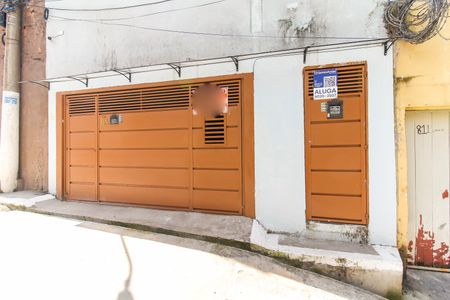 Casa para alugar com 30m², 2 quartos e sem vagaFachada + Placa
