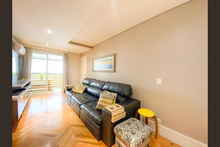 Apartamento à venda com 192m², 4 quartos e 4 vagas Apartamento à venda com 192m², 4 quartos e 4 vagasSala de TV