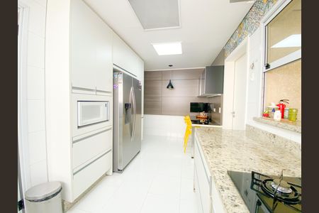 Apartamento à venda com 192m², 4 quartos e 4 vagas Apartamento à venda com 192m², 4 quartos e 4 vagasCozinha