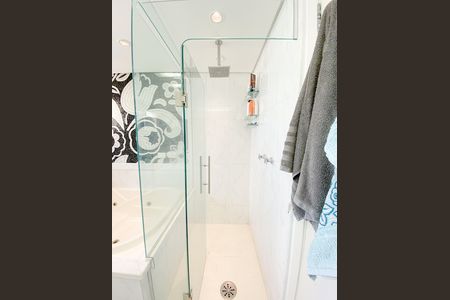 Apartamento à venda com 192m², 4 quartos e 4 vagas Apartamento à venda com 192m², 4 quartos e 4 vagasBanheiro Suíte 1