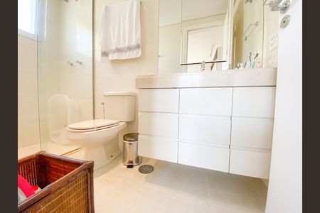 Apartamento à venda com 192m², 4 quartos e 4 vagas Apartamento à venda com 192m², 4 quartos e 4 vagasBanheiro Suíte 3
