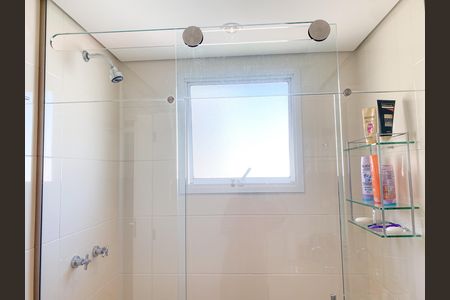 Apartamento à venda com 192m², 4 quartos e 4 vagas Apartamento à venda com 192m², 4 quartos e 4 vagasBanheiro Suíte 2