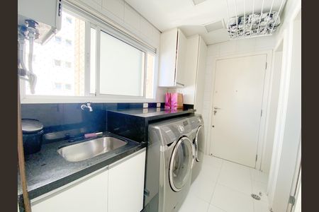 Apartamento à venda com 192m², 4 quartos e 4 vagas Apartamento à venda com 192m², 4 quartos e 4 vagasÁrea de Serviço