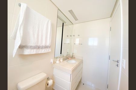 Apartamento à venda com 192m², 4 quartos e 4 vagas Apartamento à venda com 192m², 4 quartos e 4 vagasBanheiro Suíte 3