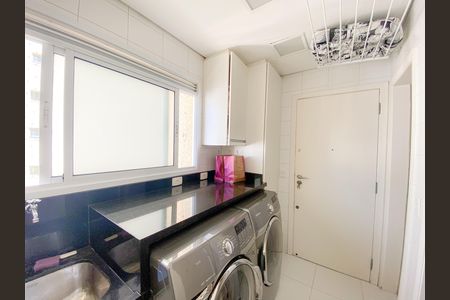 Apartamento à venda com 192m², 4 quartos e 4 vagas Apartamento à venda com 192m², 4 quartos e 4 vagasÁrea de Serviço