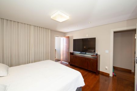 Apartamento à venda com 650m², 5 quartos e 4 vagasQUARTO5